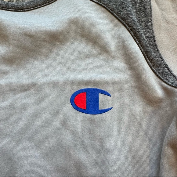 Champion Light Gray Sweatshirt - Picture 2 of 7